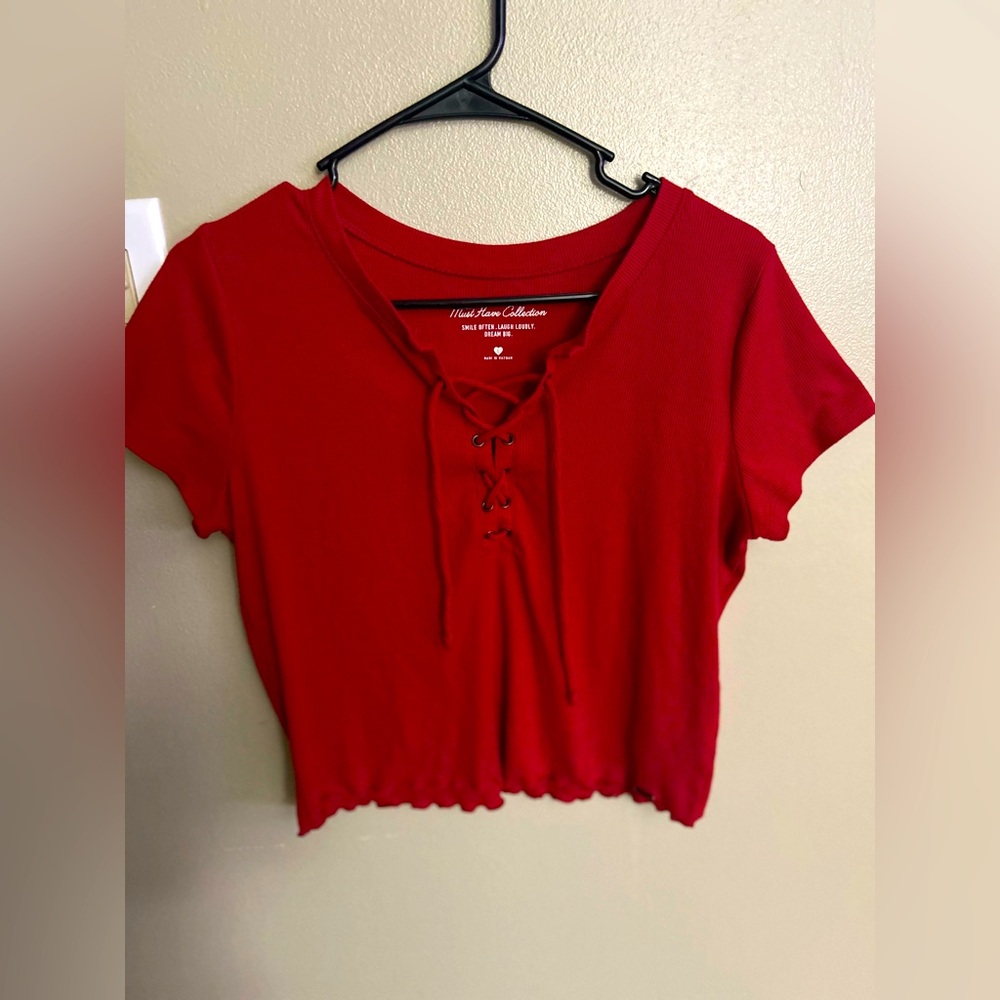 Hollister Women’s Red Lace-Up Top Size Large